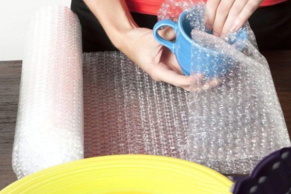 Xốp Foam & Xốp Khí (Bọc Chống Sốc): Lá Chắn Cho Hàng Dễ Vỡ 3 Xốp Foam & Xốp Khí (Bọc Chống Sốc): Lá Chắn Cho Hàng Dễ Vỡ